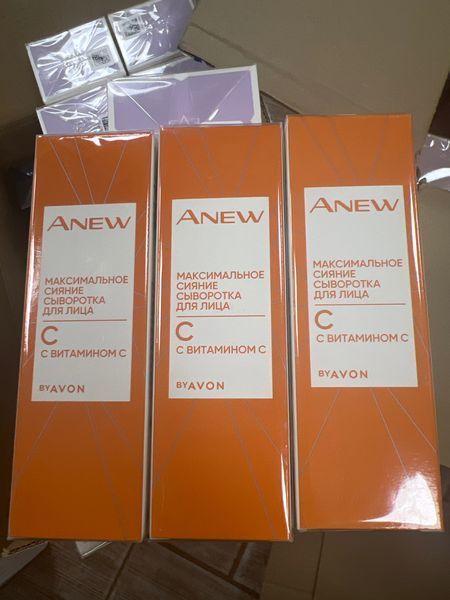 Омолоджувальна сироватка для об'єму &laquo;Максимальне сяйво з вітаміном С&raquo; Avon Anew 1487923 фото