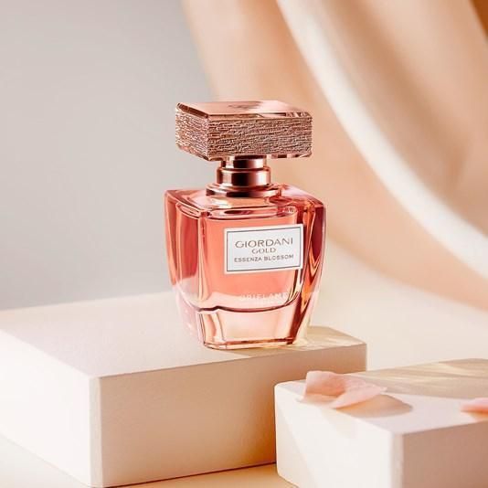 Парфуми Giordani Gold Essenza Blossom Oriflame Джордані Голд Ессенця 38534 фото