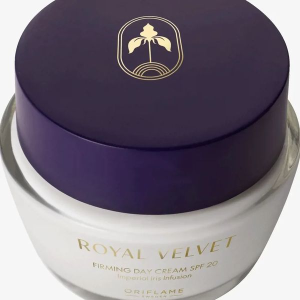 Підтягуючий денний крем Royal Velvet 47005 фото